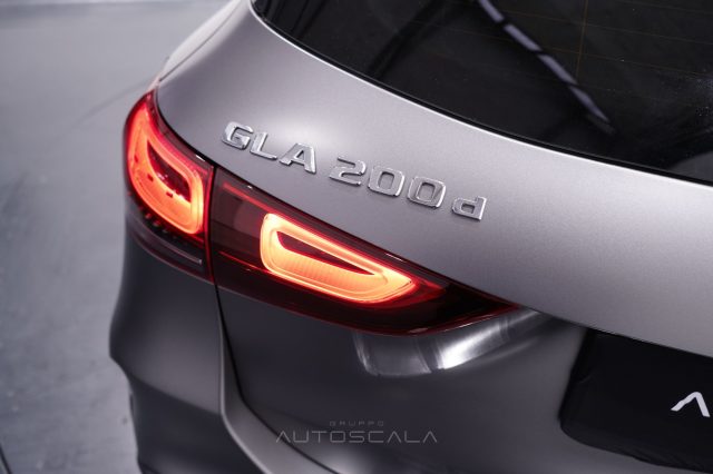 MERCEDES-BENZ GLA 200 usata 40
