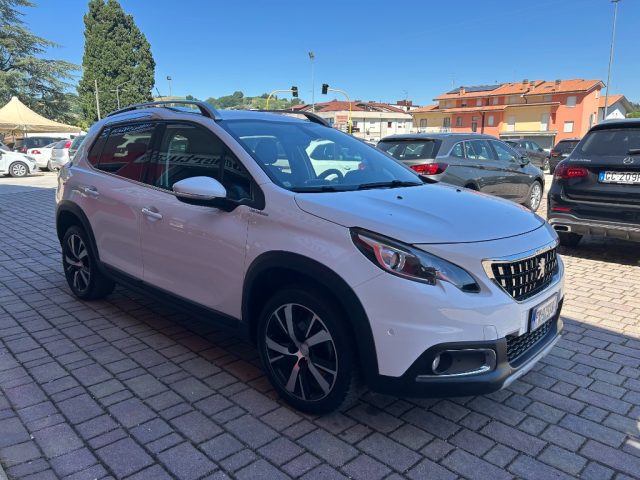 PEUGEOT 2008 usata, con Airbag