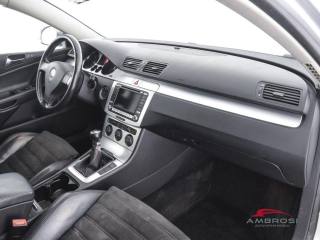 VOLKSWAGEN Passat usata 11
