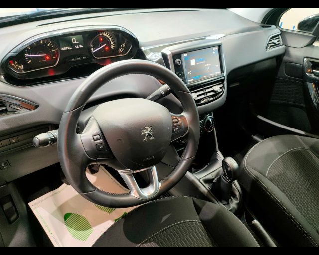 PEUGEOT 208 usata, con Controllo automatico clima