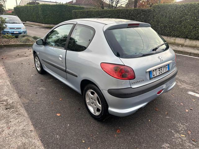 PEUGEOT 206 usata, con Alzacristalli elettrici