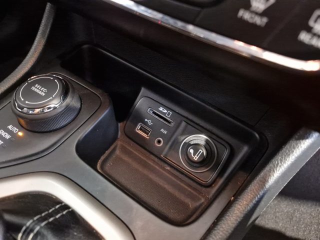 JEEP Cherokee usata, con USB