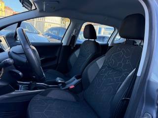 PEUGEOT 2008 usata, con Cruise Control