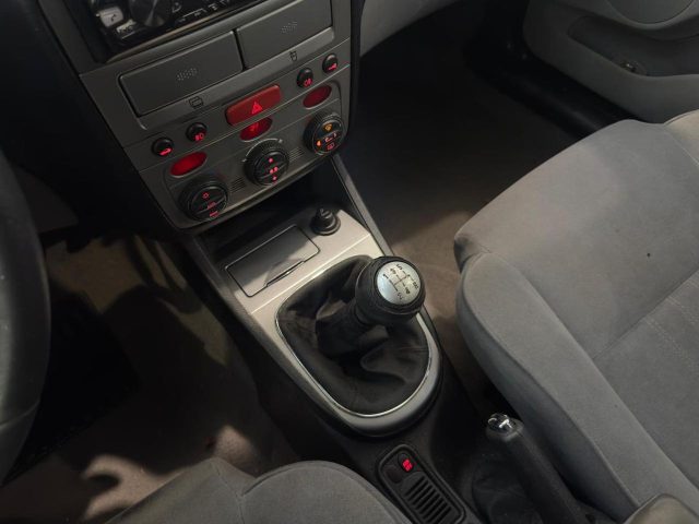 ALFA ROMEO 147 usata, con Controllo automatico clima