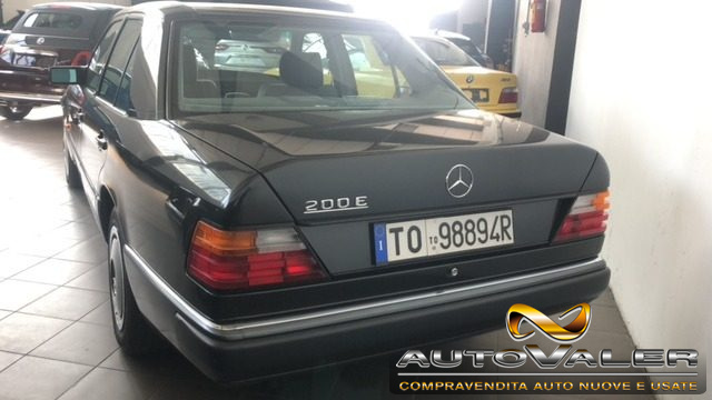 MERCEDES-BENZ 200 usata, con Airbag