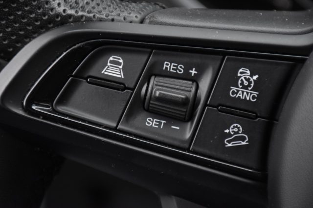 ALFA ROMEO Stelvio usata, con Sedile posteriore sdoppiato