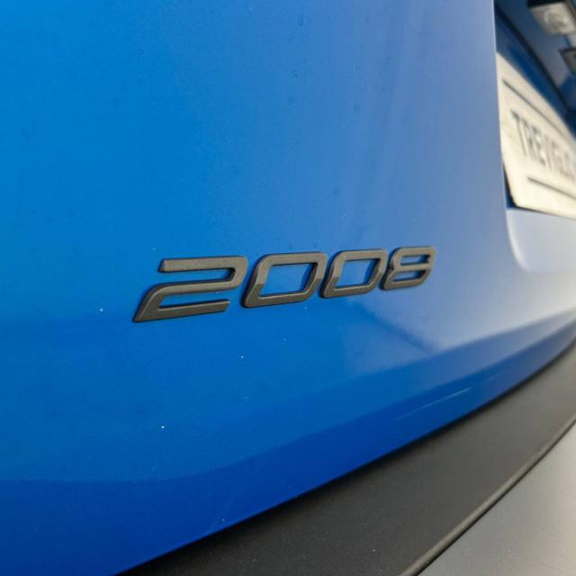 PEUGEOT 2008 usata, con Sensori di parcheggio anteriori
