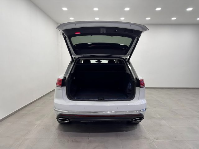 VOLKSWAGEN Touareg usata, con Autoradio digitale