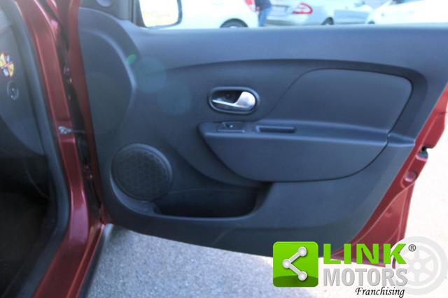 DACIA Sandero usata, con Specchietti laterali elettrici