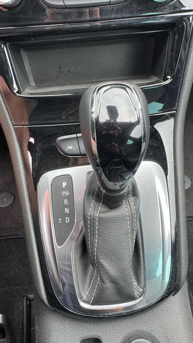 OPEL Astra usata, con Servosterzo