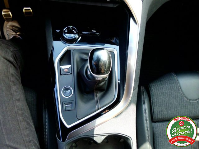 PEUGEOT 3008 usata, con Touch screen