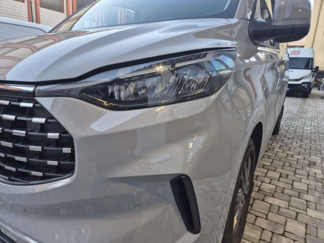 FORD Tourneo usata, con Autoradio