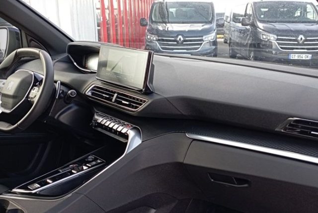 PEUGEOT 5008 usata, con Vetri oscurati