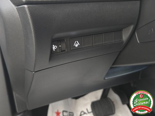 PEUGEOT 2008 usata, con USB