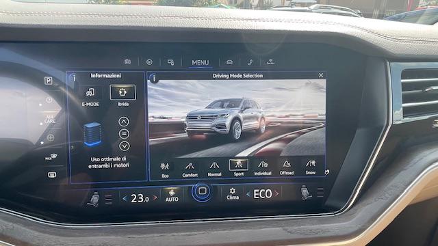 VOLKSWAGEN Touareg usata, con ESP