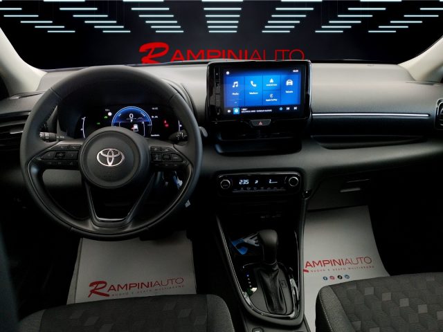 TOYOTA Yaris usata 12