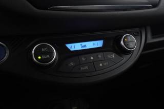 TOYOTA Yaris usata 9