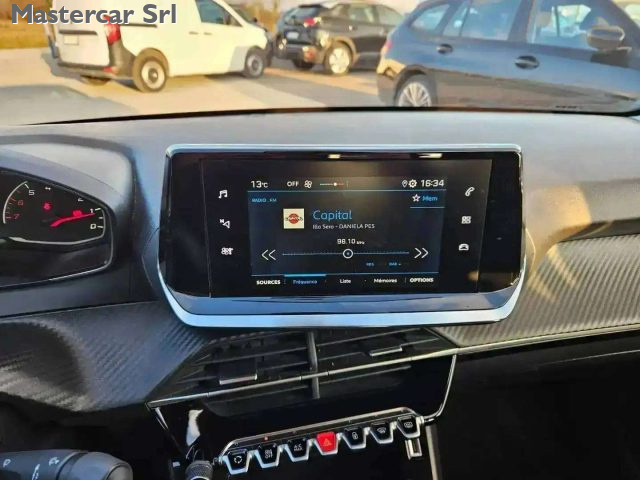 PEUGEOT 208 usata, con Sedile posteriore sdoppiato