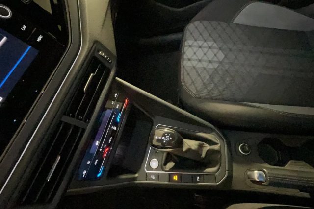 VOLKSWAGEN Taigo usata, con Controllo automatico clima