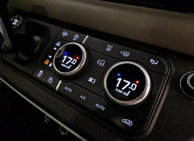 LAND ROVER Defender usata, con Chiusura centralizzata