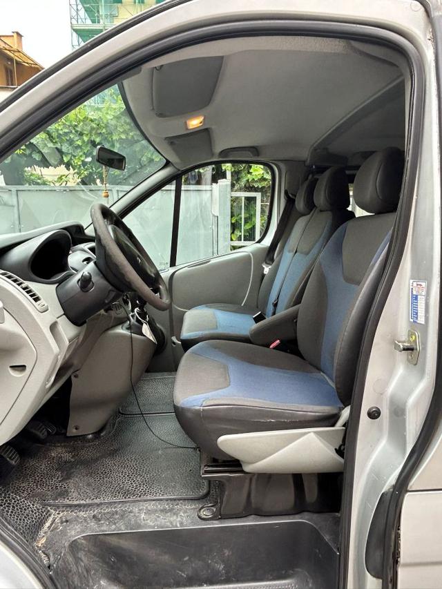 RENAULT Trafic usata, con Autoradio