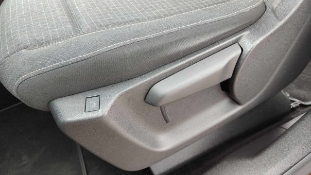 PEUGEOT Rifter usata, con Sensori di parcheggio anteriori