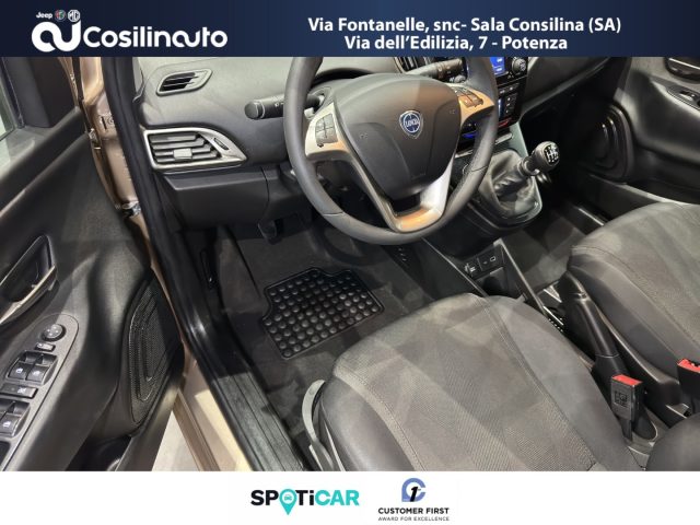 LANCIA Ypsilon usata, con Autoradio digitale