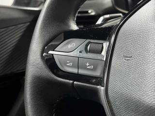 PEUGEOT 2008 usata, con Head-up display