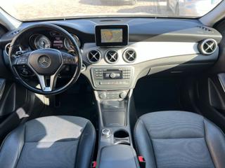MERCEDES-BENZ GLA 200 usata, con Chiusura centralizzata