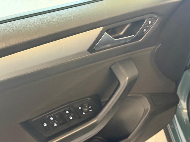 VOLKSWAGEN T-Roc usata, con Sensori di parcheggio posteriori