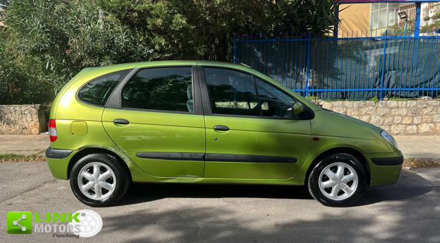 RENAULT Megane usata, con Specchietti laterali elettrici