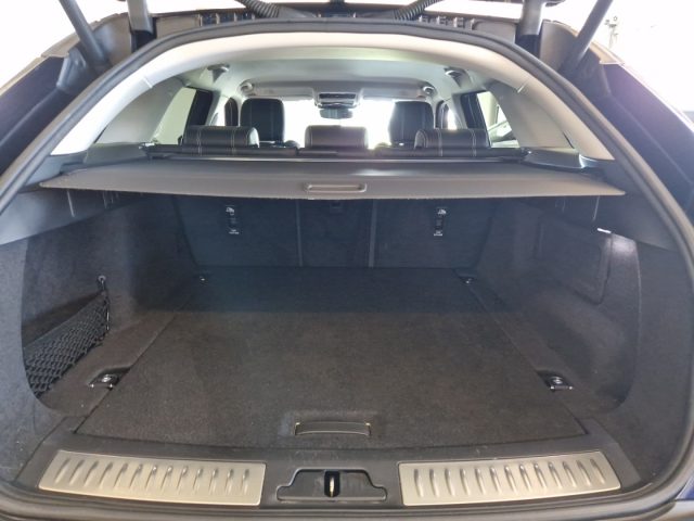 LAND ROVER Range Rover Velar usata, con Interni in pelle