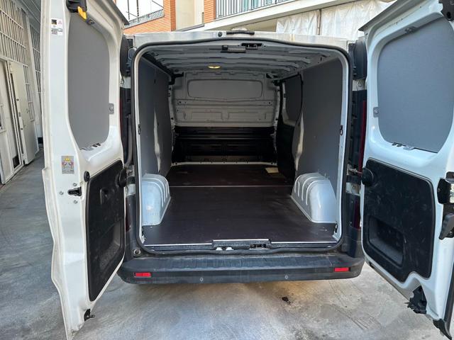 RENAULT Trafic usata 16
