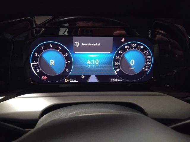 VOLKSWAGEN Golf usata, con Airbag testa