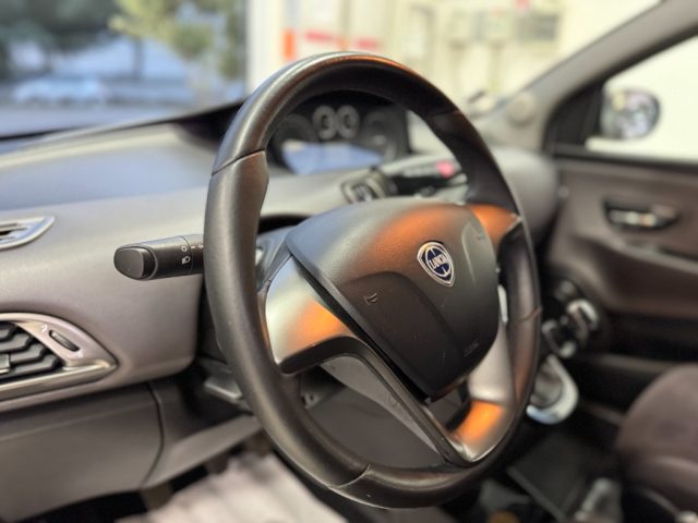 LANCIA Ypsilon usata, con Volante in pelle