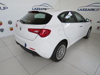 ALFA ROMEO Giulietta usata, con Autoradio