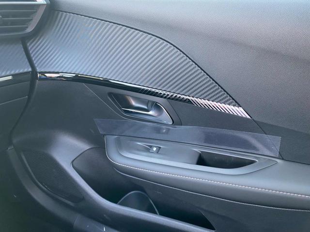 PEUGEOT 208 usata, con USB