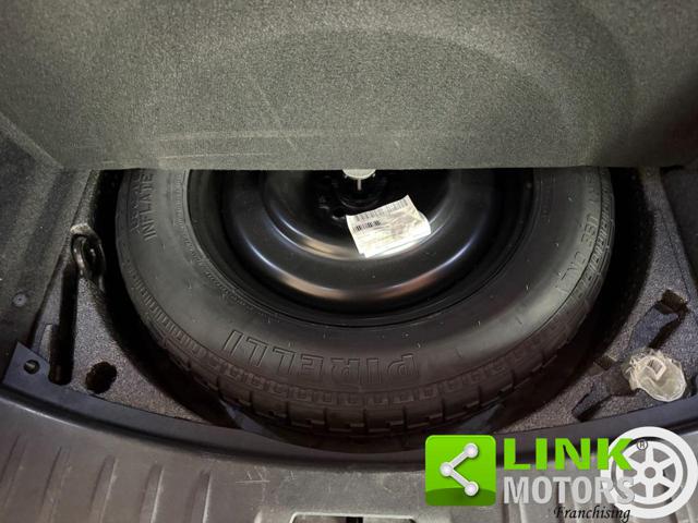 JAGUAR E-Pace usata, con Sedile posteriore sdoppiato