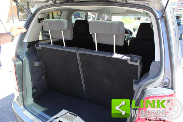 VOLKSWAGEN Touran usata 32
