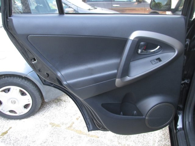 TOYOTA RAV 4 usata 48
