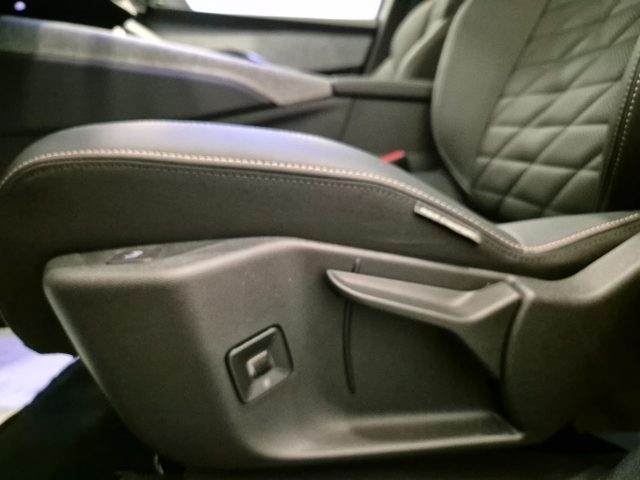 PEUGEOT 5008 usata, con MP3