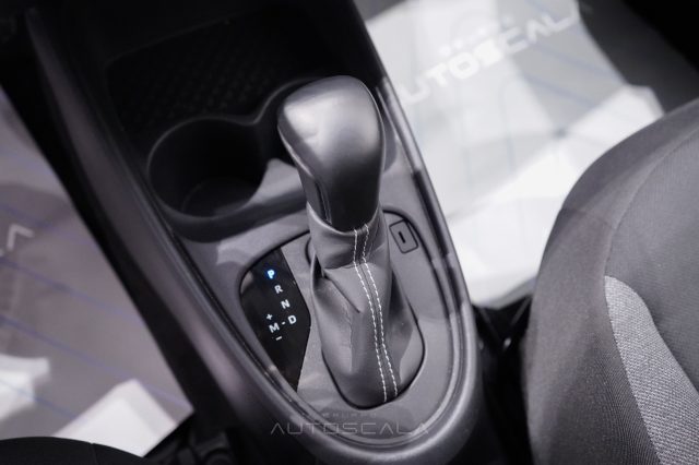 TOYOTA Aygo X usata, con Autoradio digitale