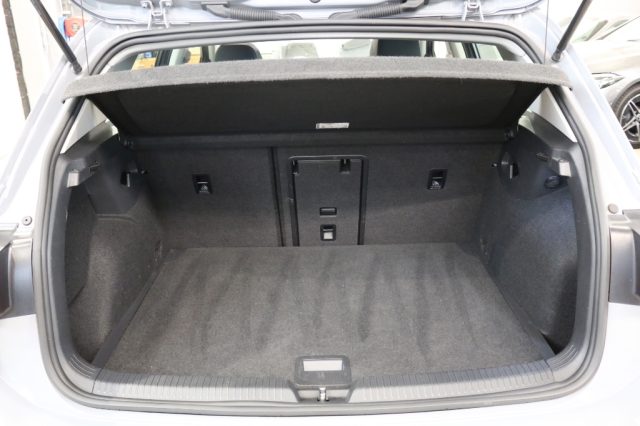 VOLKSWAGEN Golf usata, con Sedile posteriore sdoppiato