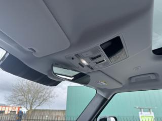 LAND ROVER Defender usata, con USB