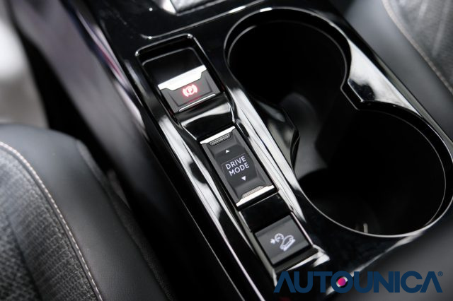 PEUGEOT 2008 usata, con Sensori di parcheggio anteriori