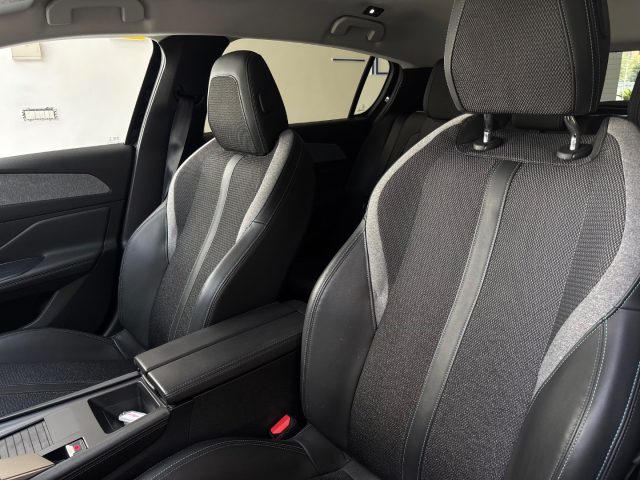 PEUGEOT 308 usata, con USB
