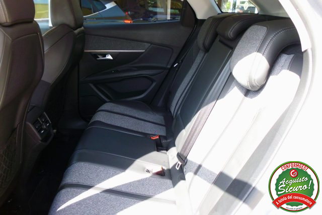 PEUGEOT 3008 usata, con Controllo automatico clima