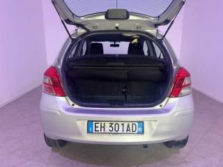 TOYOTA Yaris usata 10