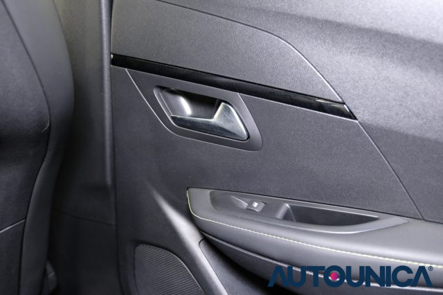 PEUGEOT 208 usata, con Telecamera per parcheggio assistito