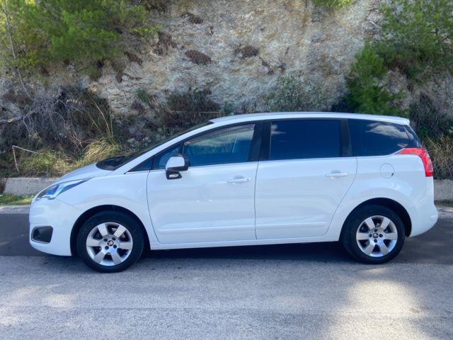 PEUGEOT 5008 usata, con Airbag laterali